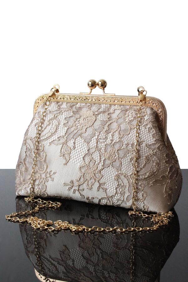 Pochette Beige pour Soirée en dentelle et satin raffine