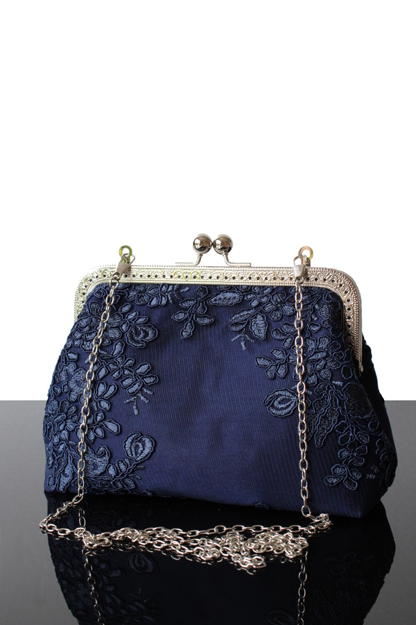 Pochette mariage Bleu marine et argentée en dentelle et soie